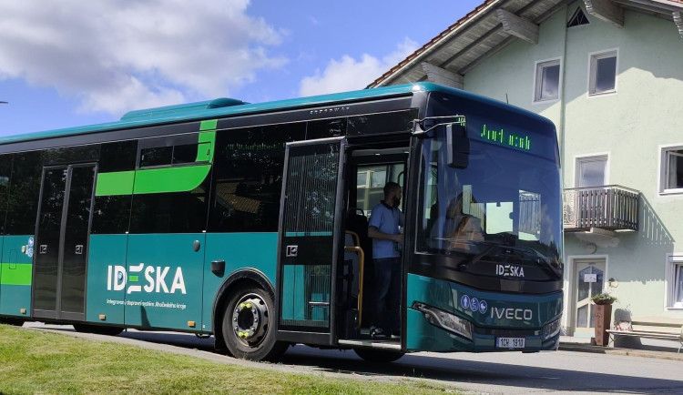 Nová autobusová linka spojila Vimperk s německým Philippsreutem