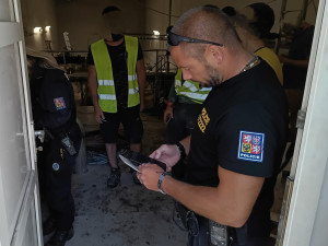 Policejní kontroly na stavbách. Sedm cizinců v Libereckém kraji pracovalo nelegálně