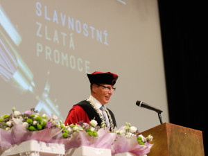 Historicky první zlaté promoce na liberecké univerzitě: Absolventi se vrátili po padesáti letech