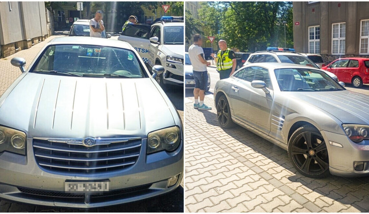 Muž jel řešit svůj zablokovaný řidičák, přistihli ho za volantem luxusního auta