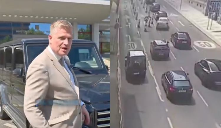 Zvrat v případu Turkovy nehody. Podle videa jel v odbočovacím pruhu rovně