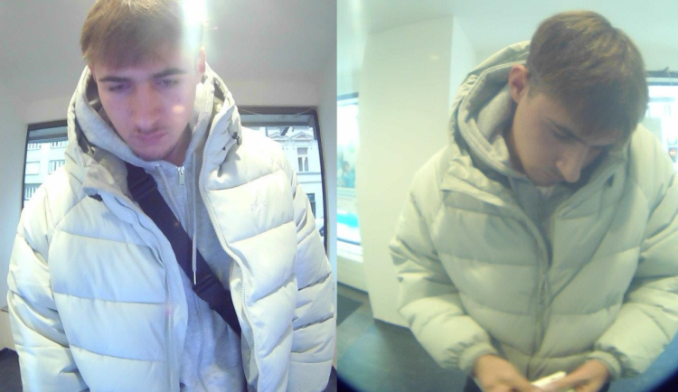Další podvod přes telefon. Policie hledá muže, který vybral z účtu stovky tisíc