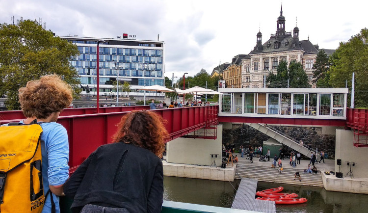 Náplavka bojuje o cenu za architekturu, mezinárodní porota ji poslala do užšího výběru