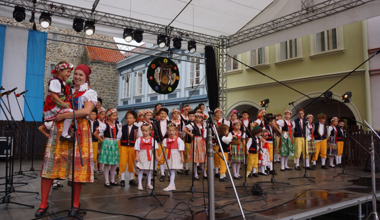 Tři pódia a bezmála 800 účinkujících, Chodské slavnosti odhalily program i novinky