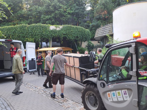 Lvice Elsa, zabavená Karlosu Vémolovi, odjela ze Zoo Liberec. Nový domov má v centru pro velké šelmy