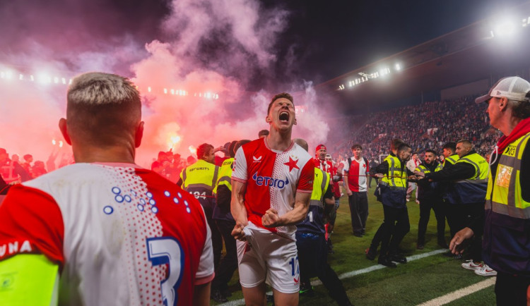 Vnitro zastavilo řízení se Slavií kvůli derby, klub stadion zavírat nemusí