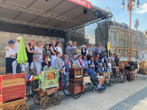 Rozmanité cimprkaslíky i žertovný průvod. Do Liberce se vracejí flašinetáři