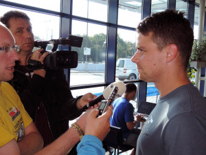 Ondřej Kušnír odpovídá na otázky novinářů. Bude ve čtvrtek hrát?