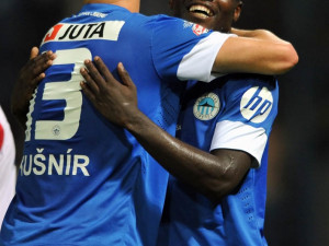 Radost. Kušnír přihrál na oba góly, Delarge zaměstnával obranu Slavie