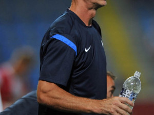 Trenér golmanů Veselý. Jeho svěřenec KOvář zachytal výborně