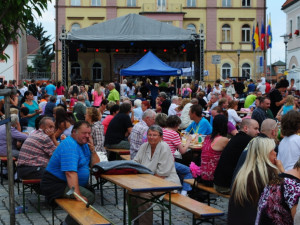 Na Horním náměstí se lidé bavili