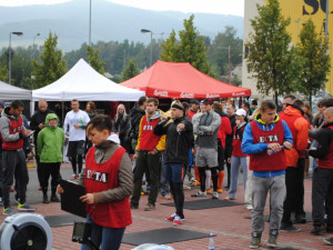 Na parkovišti před OC Nisa bylo živo