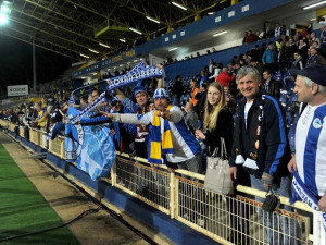 Početná skupina českých fanoušků