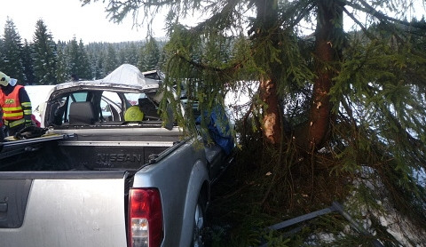 Nehoda mezi Horním Polubným a Jizerkou. Foto: HZSLK