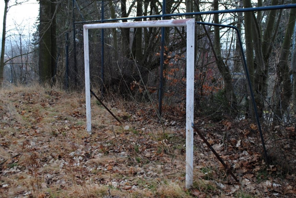 Na tomhle hřišti už si fotbálek nedáte