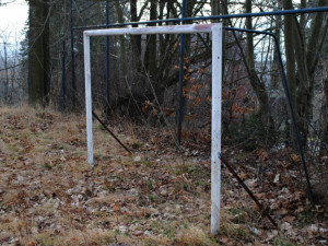 Na tomhle hřišti už si fotbálek nedáte