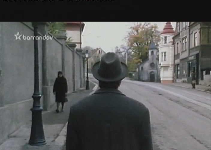 Komisař Maigret přichází vyšetřovat do Kostelní ulice