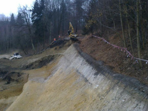 Oprava železniční trati u Křižan je v plném proudu