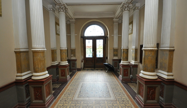 Pohled do Liebiegova paláce