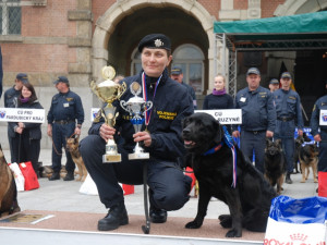 A to je ona! Ilona Fábryová a její fenka Ilorga z Vojenské policie.