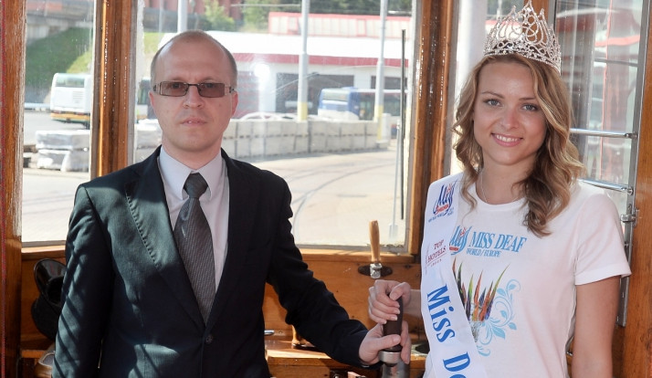 Čtyři historické tramvaje svezly mezinárodní návštěvu. Foto: DPMLJ