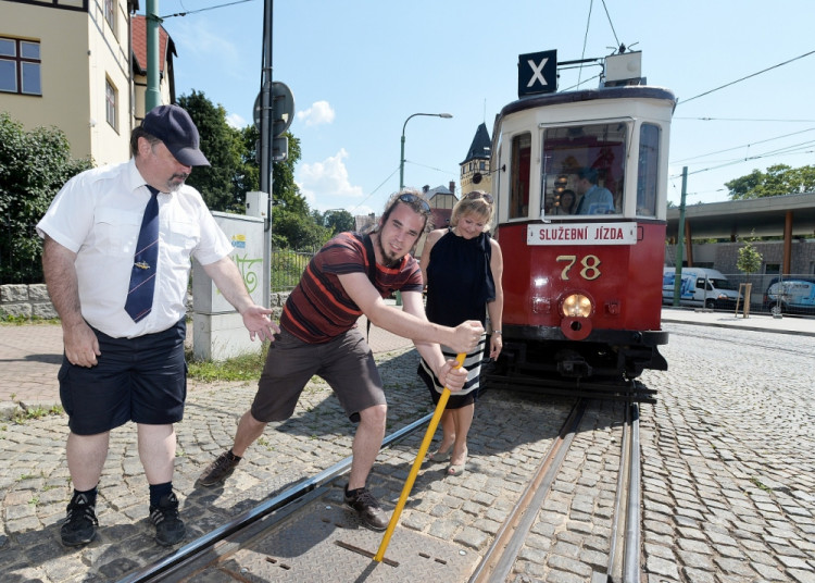 Čtyři historické tramvaje svezly mezinárodní návštěvu. Foto: DPMLJ