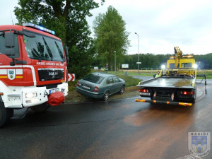 Zranění řidičky si vyžádala včerejší nehoda na okraji Hrádku nad Nisou. Foto: Hasiči Hrádek nad Nisou