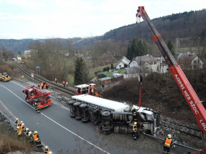 Nehoda kamionu v Dolánkách. Foto: HZS LK