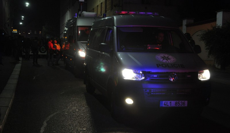 Libercem prošel pochod fanoušků Groningenu, policie musela zasahovat