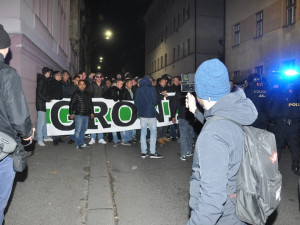 Libercem prošel pochod fanoušků Groningenu, policie musela zasahovat
