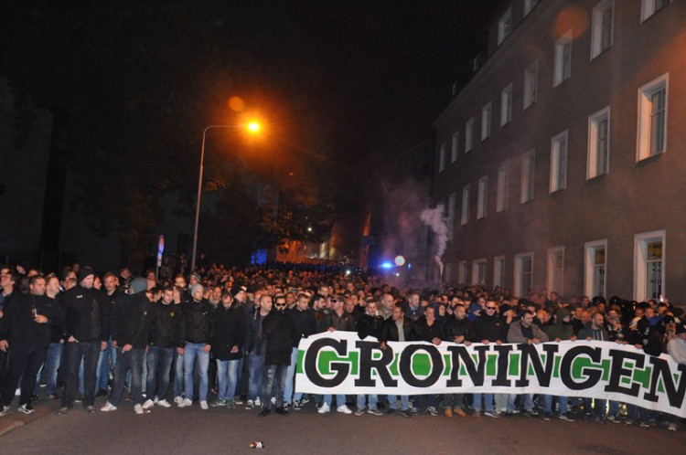 Libercem prošel pochod fanoušků Groningenu, policie musela zasahovat