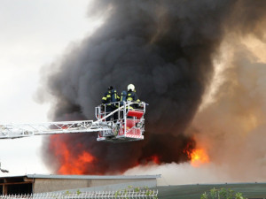 Požár v továrně Agba