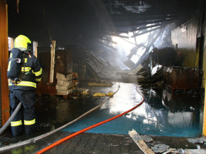 Požár v továrně Agba