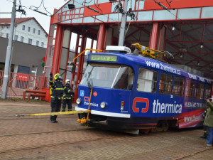 Cvičný požár ve vozovně dopravního podniku v Liberci