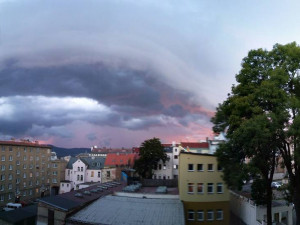 Nedělní obloha nad Libercem