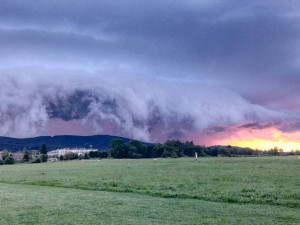 Nedělní obloha nad Libercem