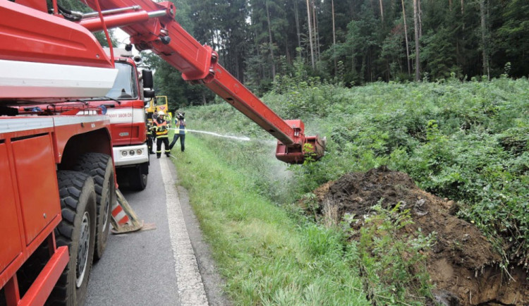 Silnici na Frýdlantsku už neblokuje převrácený kamion