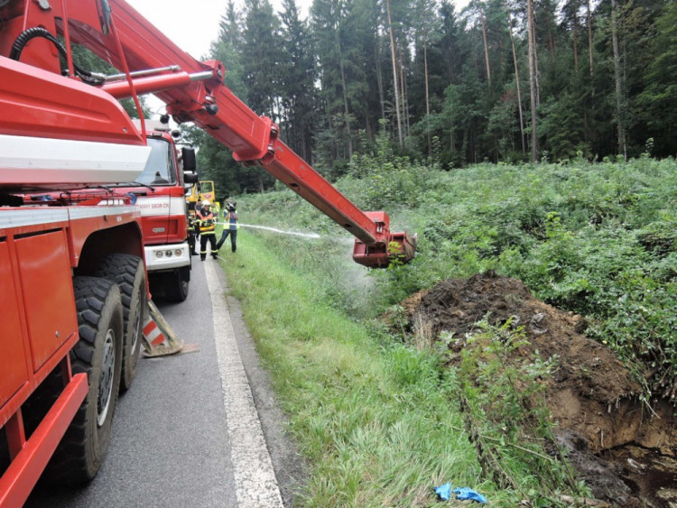 Silnici na Frýdlantsku už neblokuje převrácený kamion