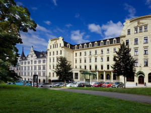 Hotel Zlatý Lev vypadá jako před 110 lety