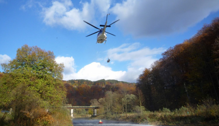 Cvičení vrtulníků na Liberecku