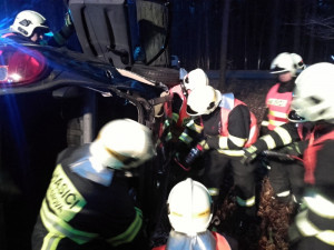 Hasiči cvičně zasahovali u těžké nehody