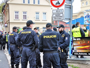 Do Jablonce přijely na hokej stovky fanoušků Vsetínu