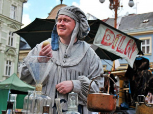 Jarmark před libereckou radnicí