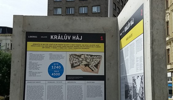 Příběh paneláku. Výstava v ulicích Liberce