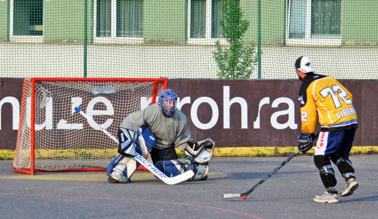 Hokejbalový titul mají Vosy