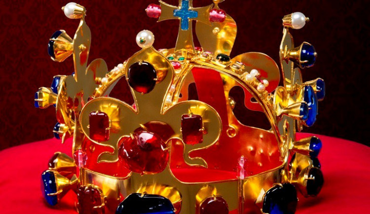 České korunovační klenoty na zámku Hrubá Skála