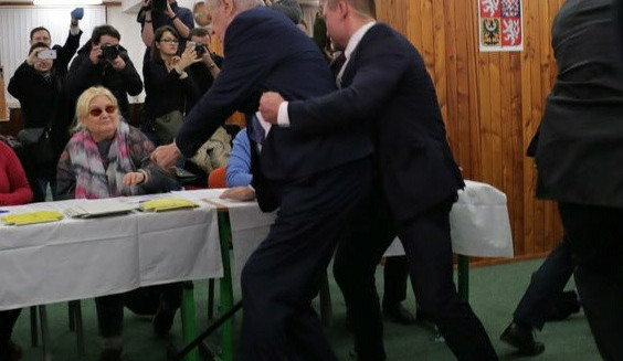 To nejlepší z řádění internetových vtipálků