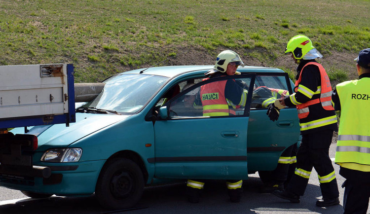 Hromadná nehoda na nové silnici do Jablonce - cvičení IZS