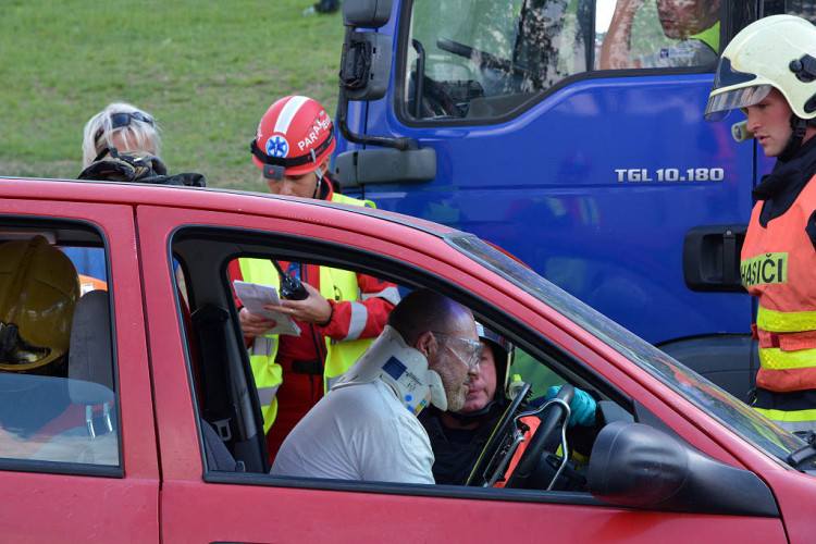 Hromadná nehoda na nové silnici do Jablonce - cvičení IZS