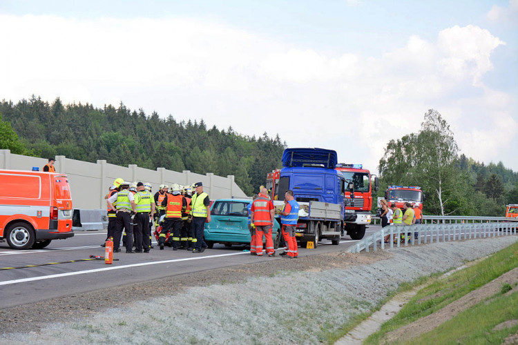 Hromadná nehoda na nové silnici do Jablonce - cvičení IZS